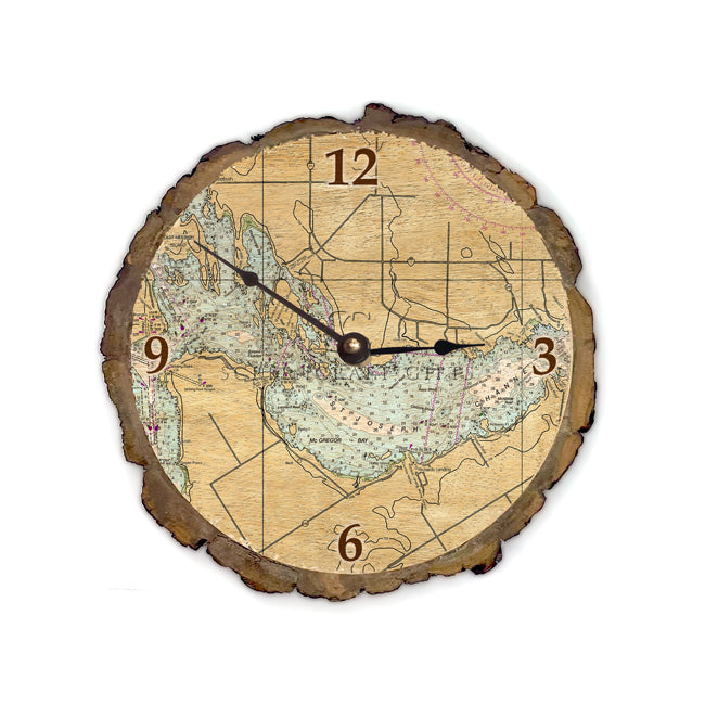 Port Findlay, Ontario - Wood Clock